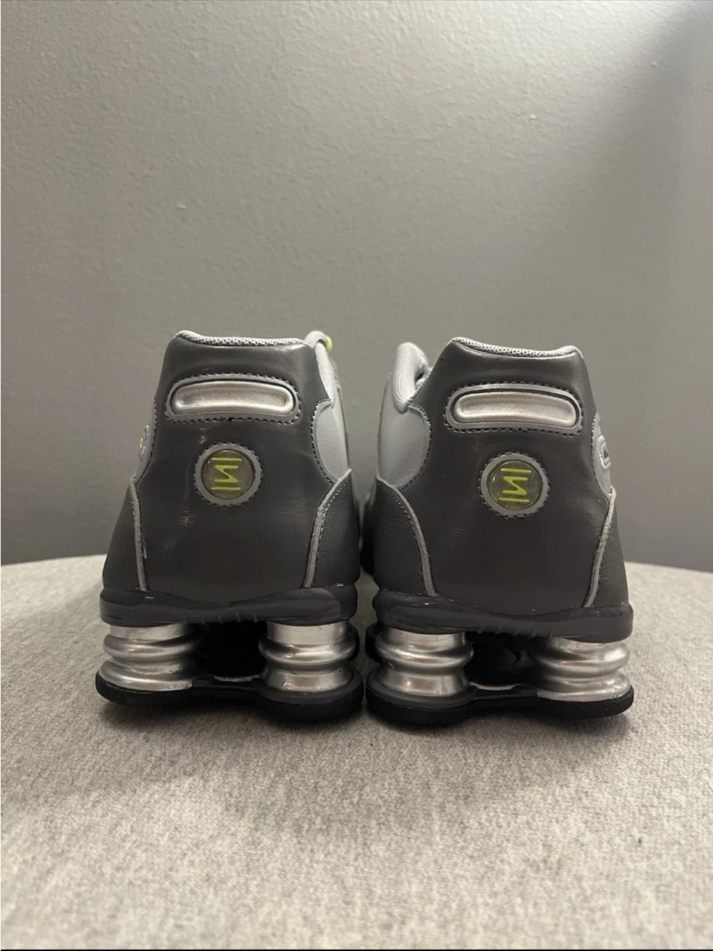 Nike Shox NZ Dark Grey/Wolf Grey/Volt Athletic Men’s Shoe Size 9.5 378341-009 - Picture 5 of 11